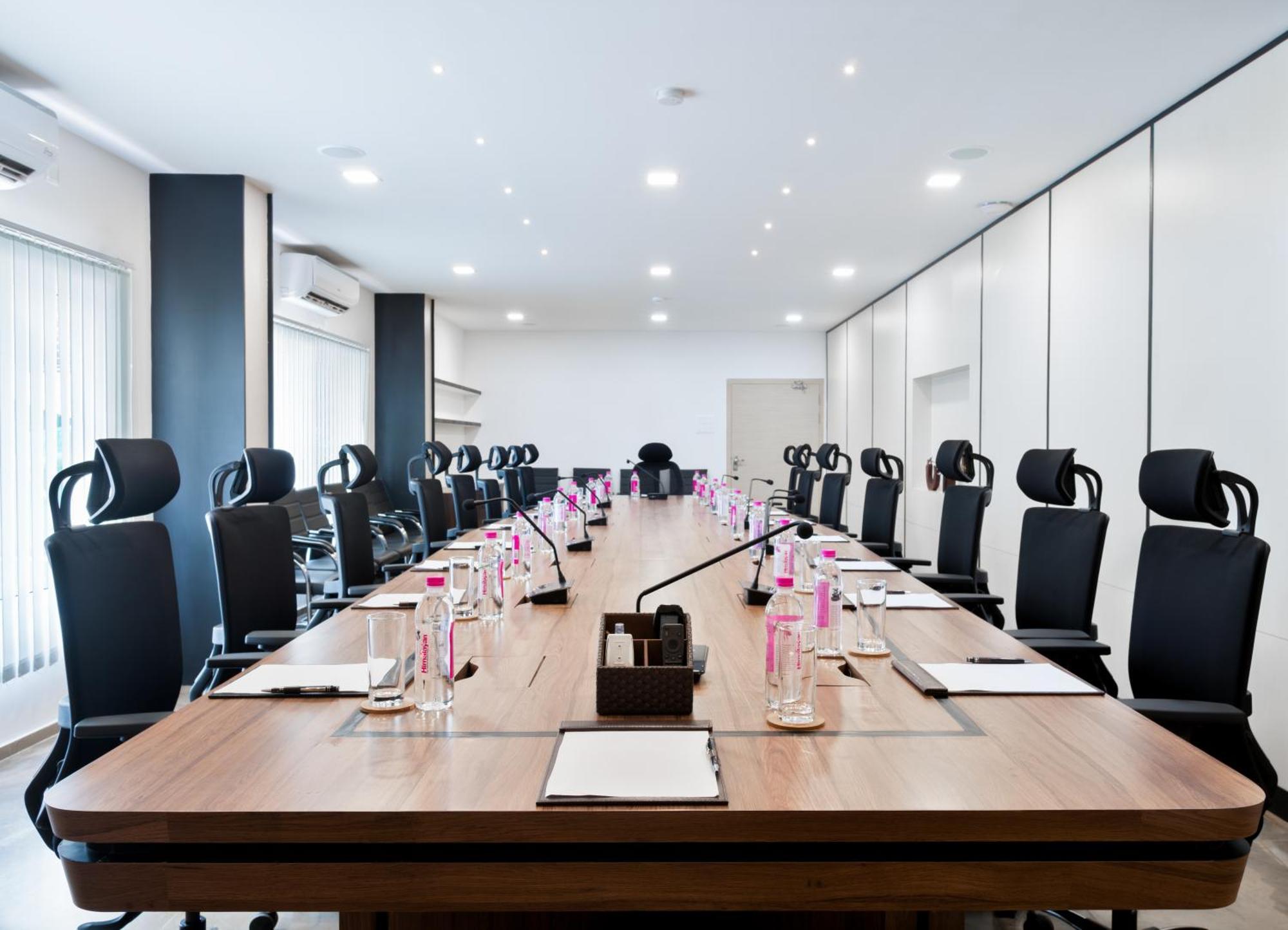 Shulem Boutique Hotel Dimāpur 外观 照片